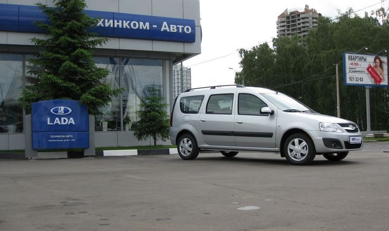 Лада Ларгус стала лидером рынка универсалов в России