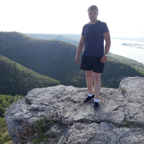 Михаил Шелухов