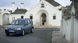 картинки Лада Ларгус (Dacia Logan MCV) для рабочего стола