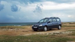 картинки Лада Ларгус (Dacia Logan MCV) для рабочего стола