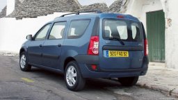 картинки Лада Ларгус (Dacia Logan MCV) для рабочего стола