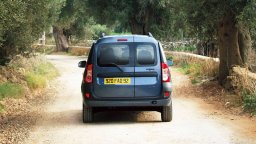 картинки Лада Ларгус (Dacia Logan MCV) для рабочего стола