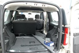 Фото багажника Лада Ларгус 5 мест