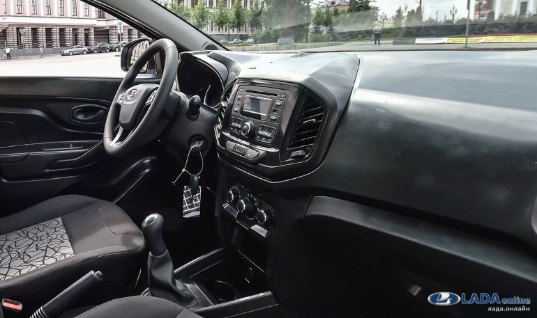 Первые реальные фото салона Lada XRay