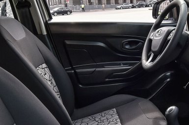 Первые реальные фото салона Lada XRay