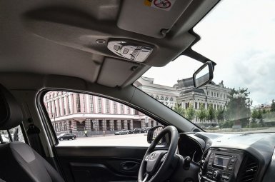 Первые реальные фото салона Lada XRay