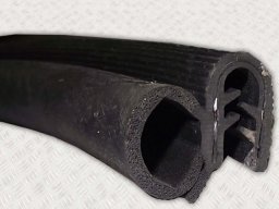 уплотнитель дверей автомобиля