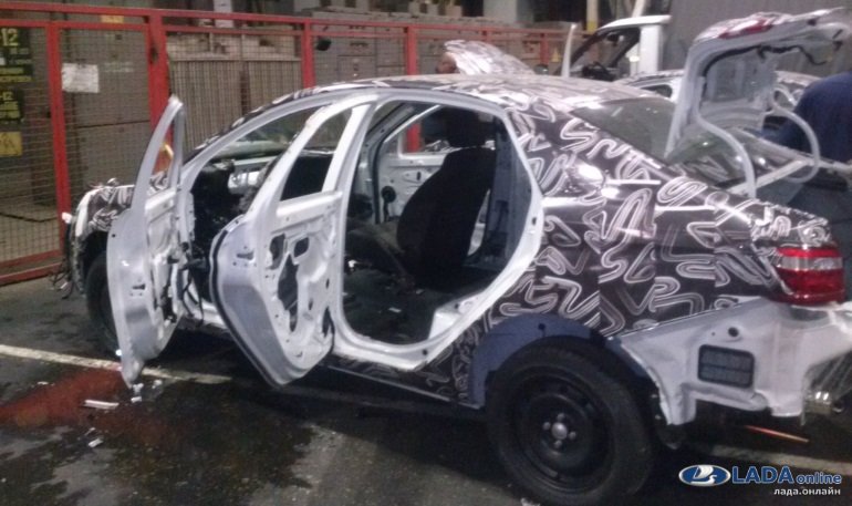 Тестовый модели Лада Веста уничтожили