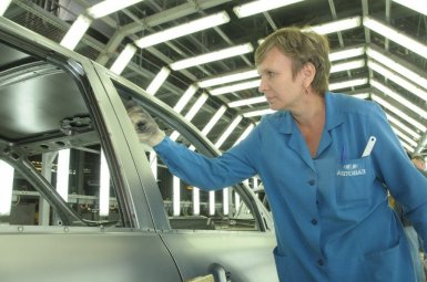 Контролеры визуально и тактильно оценивают кузова лада калина