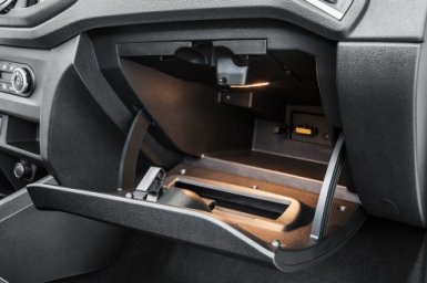 официальные фото серийного салона lada xray бардачок