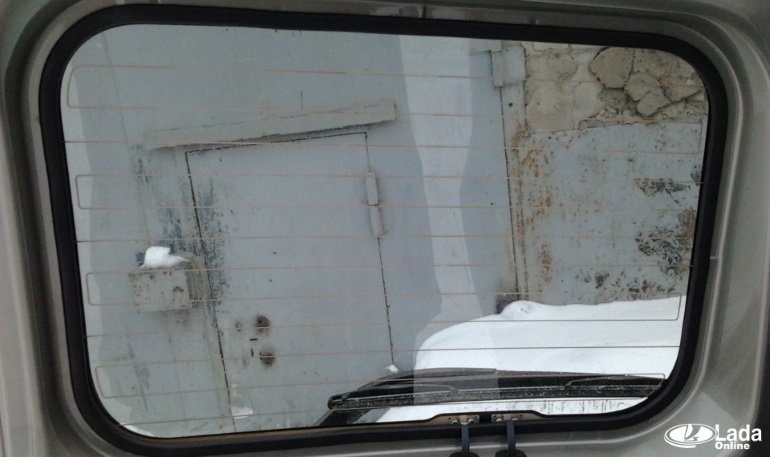 Установка уплотнителей стекол задних дверей Лада Ларгус