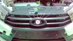 снять решетку радиатора лада веста