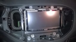 2 DIN магнитола в панели Лада Веста без рамок