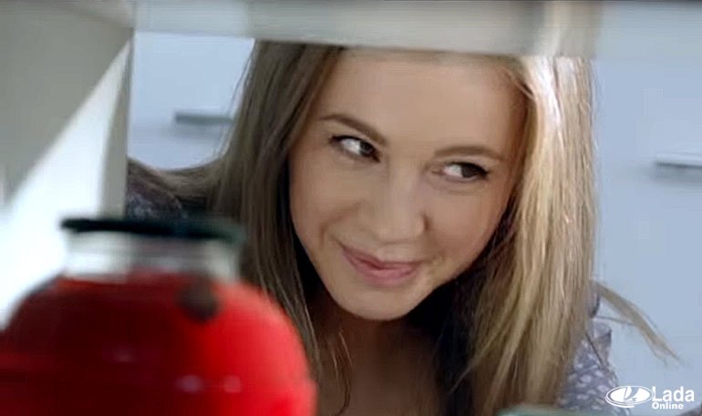 Очередной видео ролик с рекламой Лада Веста (Хватит смотреть на других)