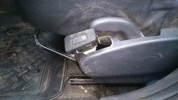 снять кнопку подогрева Лада Ларгус