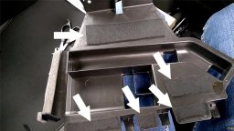 маделин на воздуховоде для ног передних пассажиров Весты