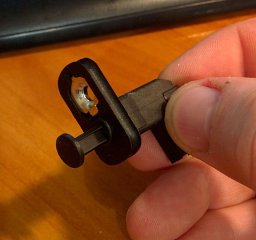 концевик бардачка Весты