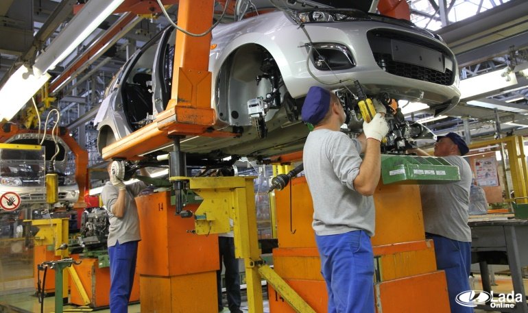 АВТОВАЗ повысил зарплату сотрудникам на 6%