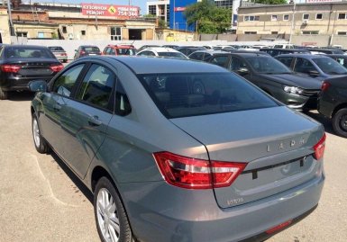 Фото седана Лада Веста с климат-контролем