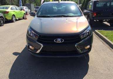 Фото седана Лада Веста с климат-контролем