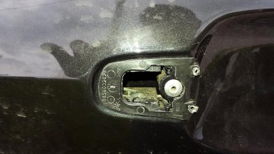 приклееная прокладка на двери Весты