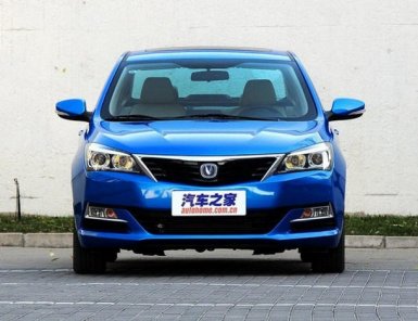 Changan Alsvin V7 спереди