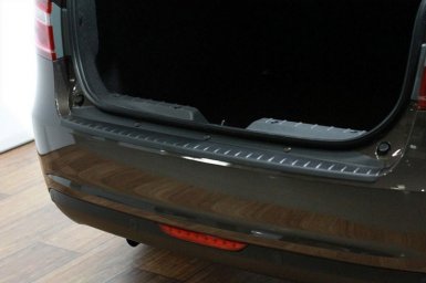 накладка на заднем бампере лада веста