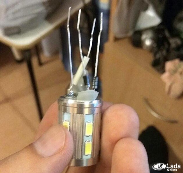светодиоды в вместо ламп в фарах Лада Веста