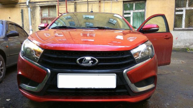 светодиоды в вместо ламп в фарах Лада Веста