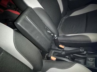 подлокотник Аламар на Lada XRAY