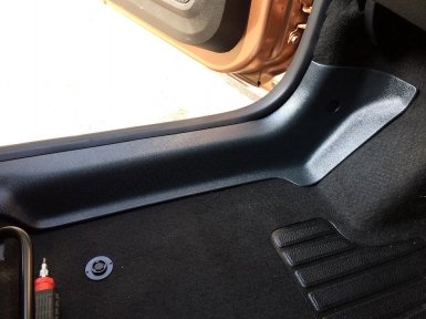 Накладки на передние пороги xray