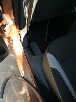 Накладки на задние пороги в салоне xray