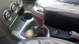 кожаная ручка КПП Лада Веста