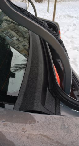 жабо (накладка) заднего стекла на Лада Веста