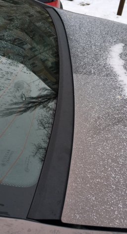 жабо (накладка) заднего стекла на Лада Веста