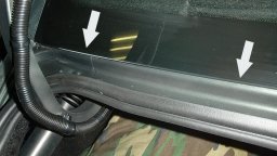 Установка уплотнителя багажника на Лада Веста