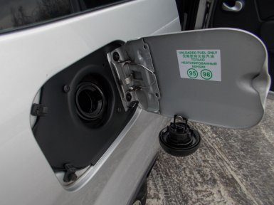 лючок бензобака Лада Ларгус с облицовкой