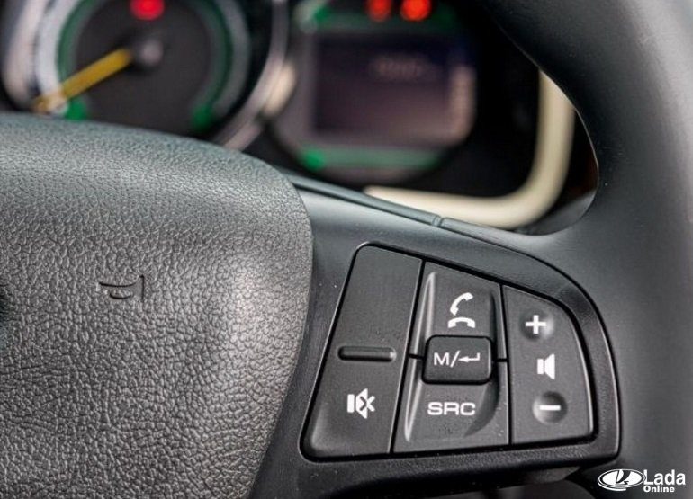 Как переключать треки/радиостанции на руле Lada XRAY Как переключать треки/радиостанции на руле Lada XRAY