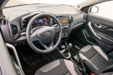 салон кроссовера Lada XRAY