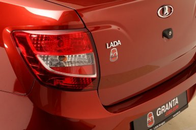 Фото юбилейной Lada Granta
