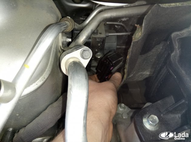 Сам разъем блока куда притягиваем провод