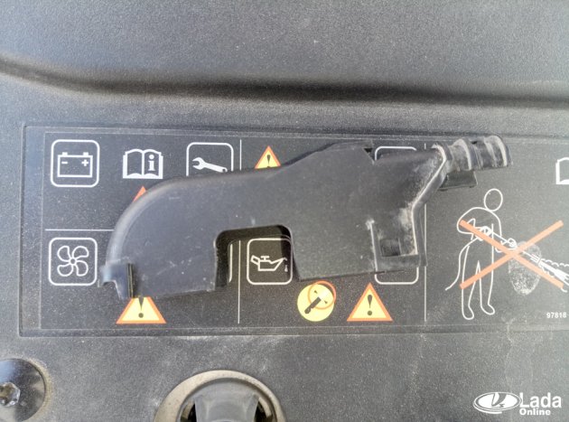 Защитная крышка разъема блока абс