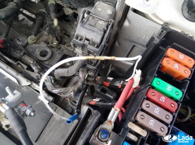 Соединяем наш провод с белым