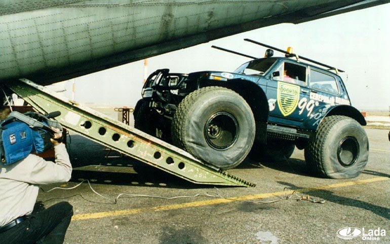 «Лада-Нива-Марш» погрузка в самолет «Лада-Нива-Марш» погрузка в самолет