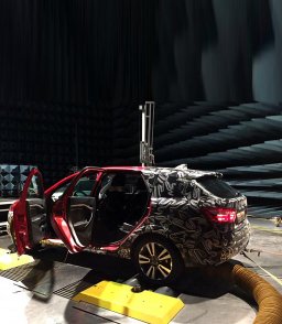 LADA VESTA SW Cross в акустической камере АВТОВАЗа.