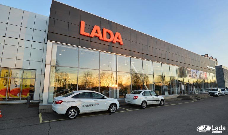 Дилеры АВТОВАЗа испытывают дефицит автомобилей LADA