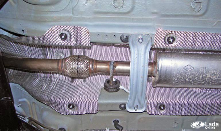 Еще одна причина гула на Лада Веста - гофра глушителя