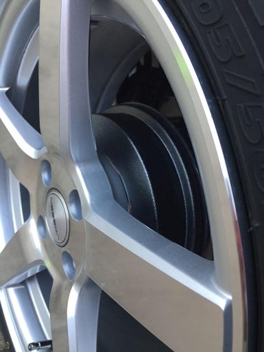 тормозные барабаны Lada Vesta и XRAY с накладками