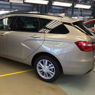 АВТОВАЗ познакомил дилеров с универсалами Лада Веста