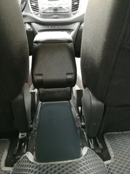 штатный подлокотник Armster на Лада Веста